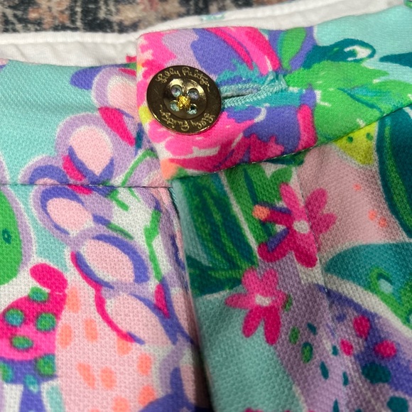 Lilly Pulitzer Colorful Floral Women's Shorts - Picture 3 of 5